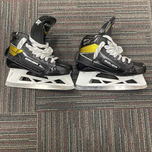 Junior Bauer Supreme Ultra Sonic Extra Wide Width Size 5.5 Goalie Skates