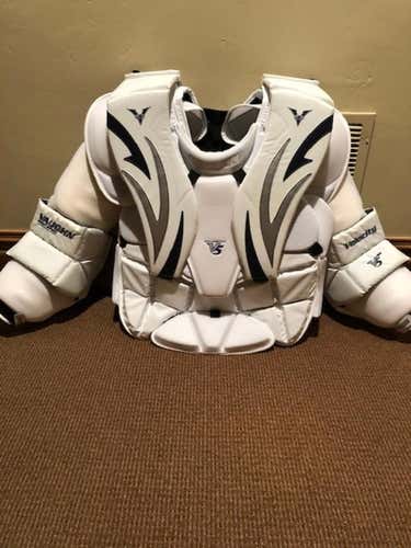 New Hellebuyck Pro Return Vaughn Chest Protector