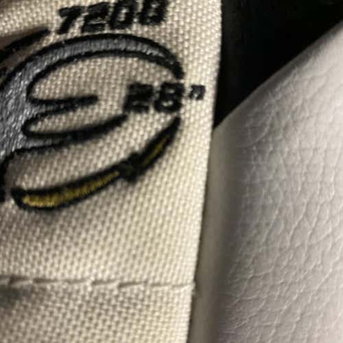 Junior 28" Vaughn Velocity 7200 Goalie Leg Pads