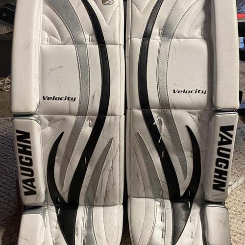 Intermediate 30" Vaughn Velocity V5 Goalie Leg Pads