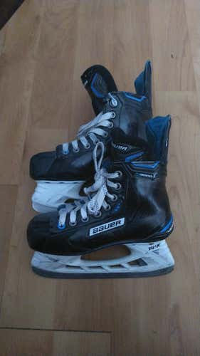 Used Junior Bauer Nexus N9000 Hockey Skates Extra Wide Width Size 2.5