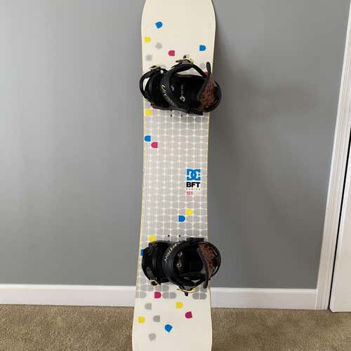 Unisex  DC With Bindings True Twin Snowboard