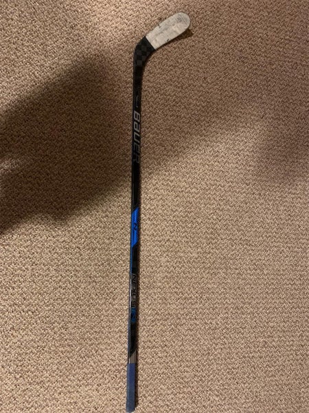 Youth Right Handed Nexus 1N Pro Stock Hockey Stick