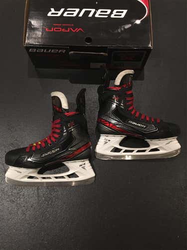 Senior Bauer Vapor 2X Regular Width  Size 6 Hockey Skates