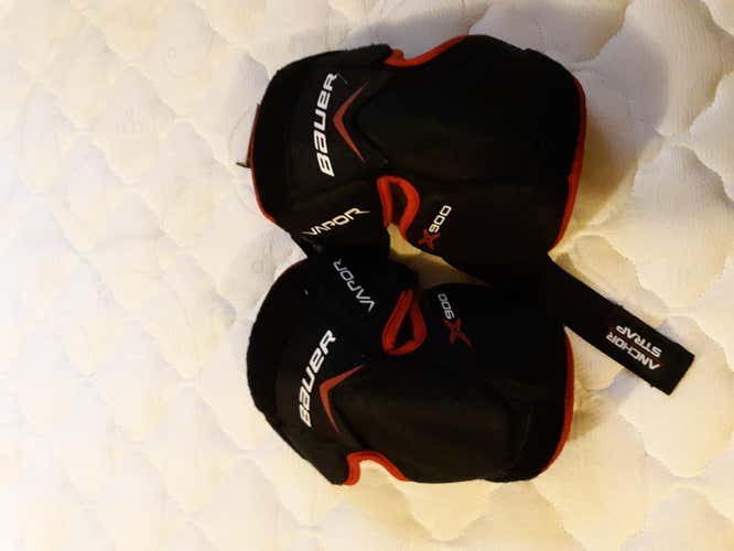 Bauer Vapor X900 Jr. Knee Pads
