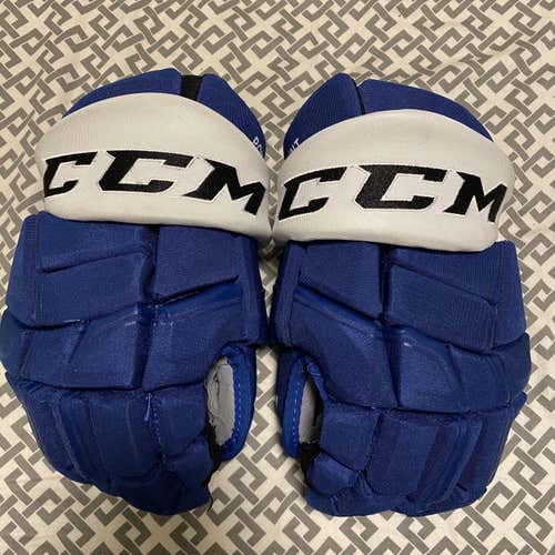 13” Brayden Point TB Lightning Gloves.
