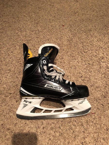 Senior Bauer S180 Regular Width Size 7 Hockey Skates
