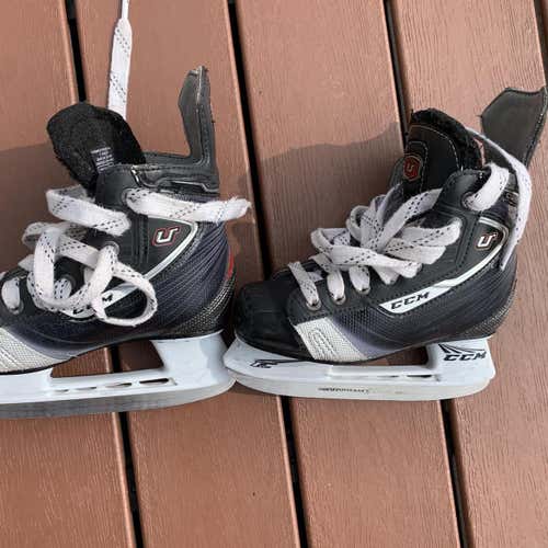 Youth CCM U+ Crazy Light Size 13.5 Hockey Skates
