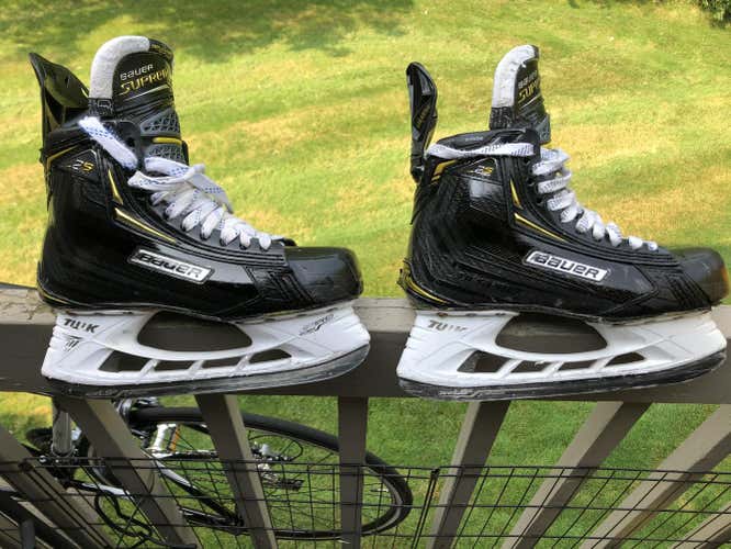 Used Senior Bauer Supreme 2S Pro Hockey Skates Regular Width size 8