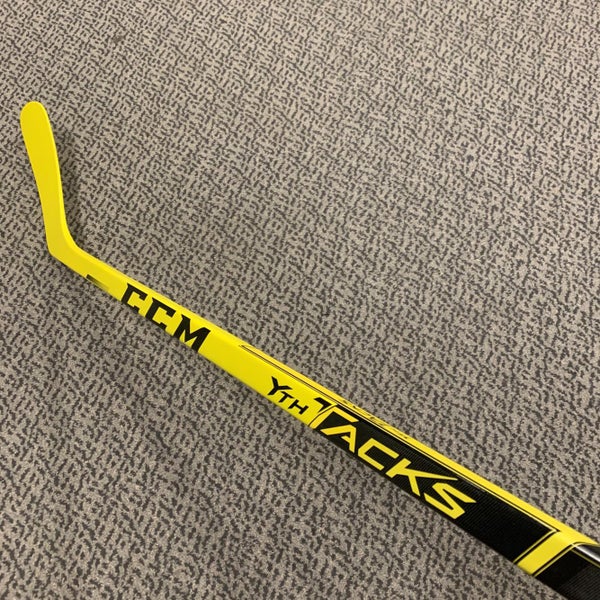 Youth Right Handed YthTacks Toe Pattern  Hockey Stick