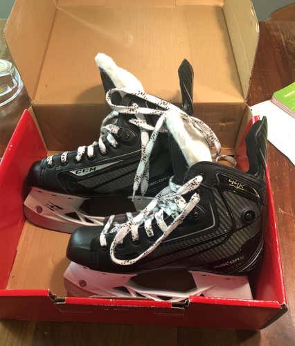 Junior CCM RibCor 44K pump Size 4 Hockey Skates