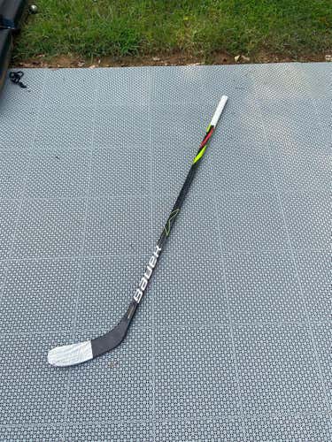 Intermediate Right Handed Vapor X2.7  Hockey Stick