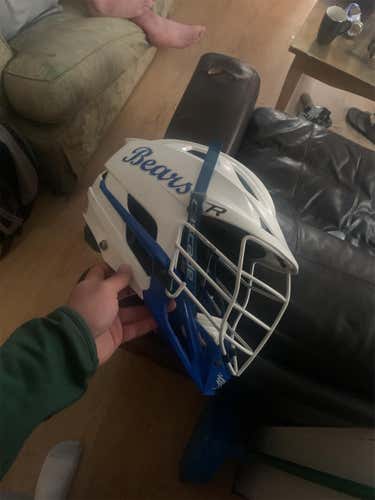 White Adult Cascade R Helmet