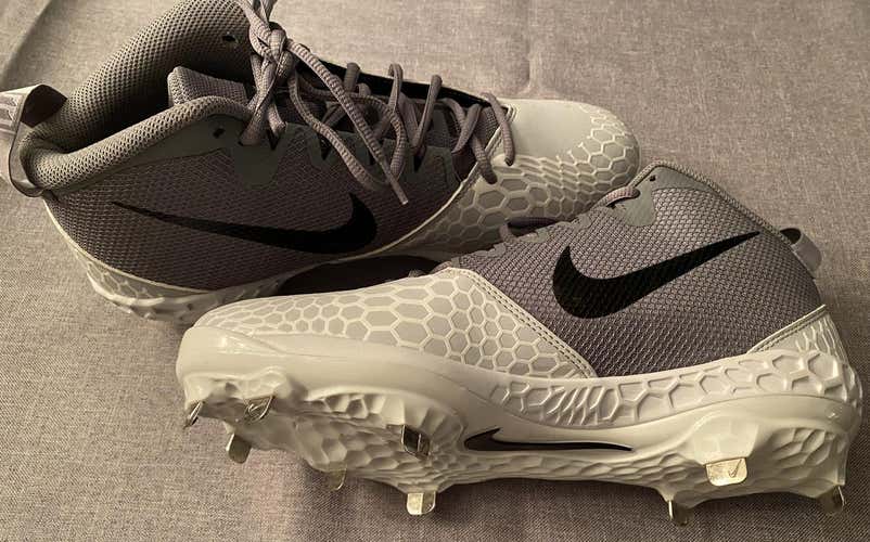 New Size Men's 10.5 (W 11.5) Nike