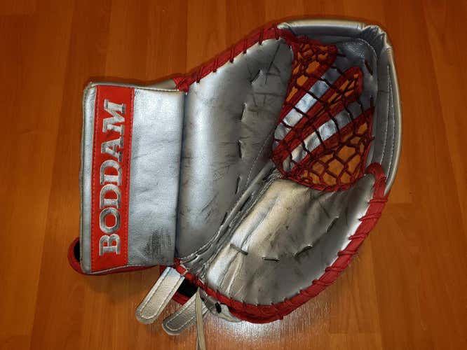 Boddam Goalie Glove - Canadian Made - Double T, skate lace pocket. Great condition