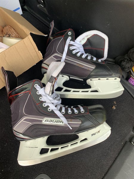 Senior Bauer Vapor X300 Regular Width Size 9 Hockey Skates