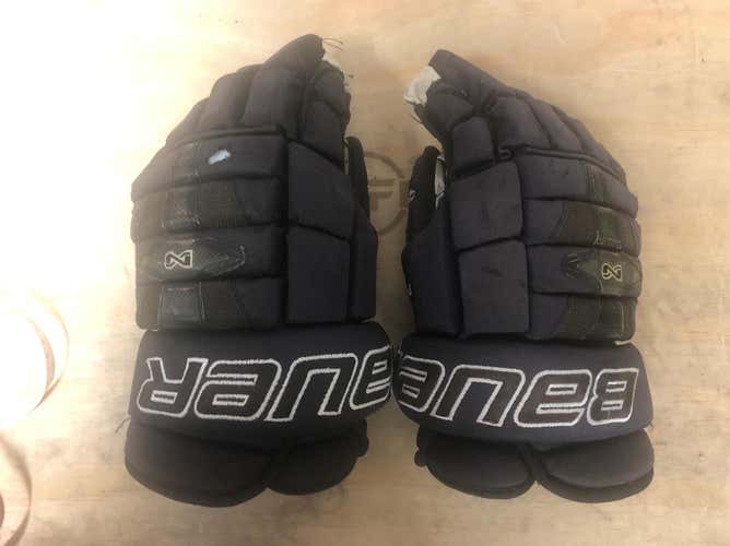 Bauer Nexus N9000 Four Rolls Gloves