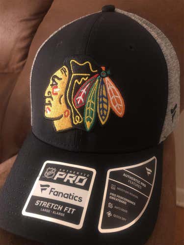 Chicago Blackhawks Fanatics Authentic Flexfit L/XL