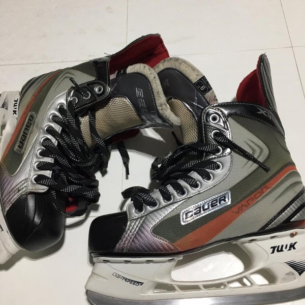 Senior Size 9 Bauer Vapor X4.0 LE Regular Width Pro Stock Hockey Skates