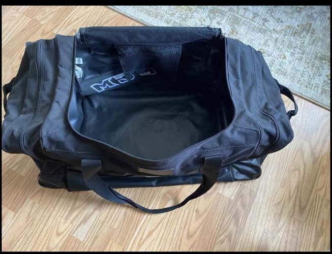 CCM 250 PLAYER DELUXE BAG 33"