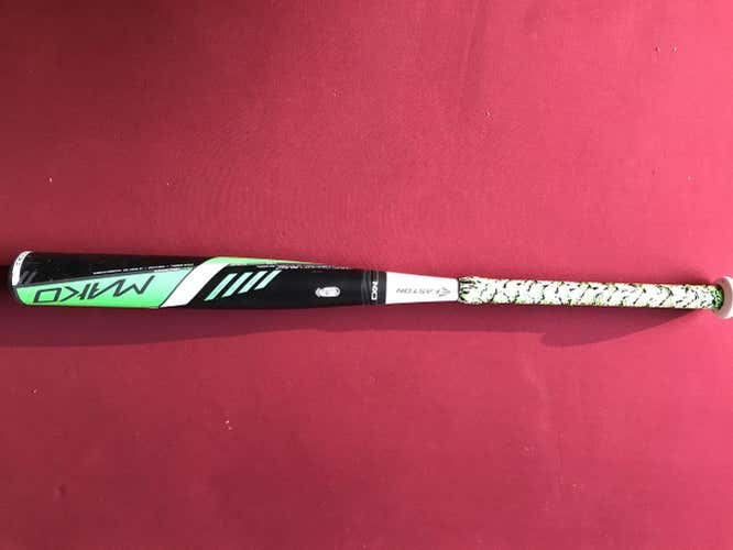 USSSA Certified Easton Composite Mako Bat (-11) 19 oz 30"