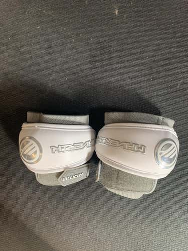 Used Large Maverik Rome Arm Pads