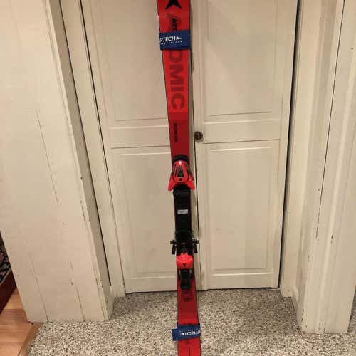 145 cm Atomic SL skis