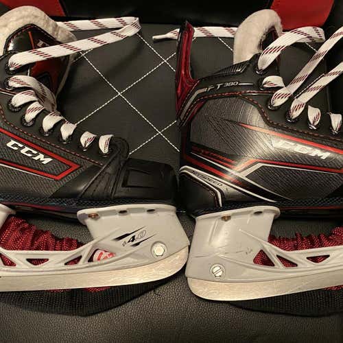 Junior CCM JetSpeed FT380 Regular Width  Size 1 Hockey Skates