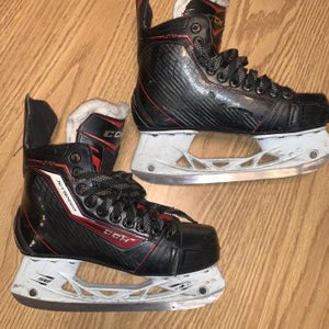 Junior CCM Jetspeed FT270 Regular Width  Size 5 Hockey Skates