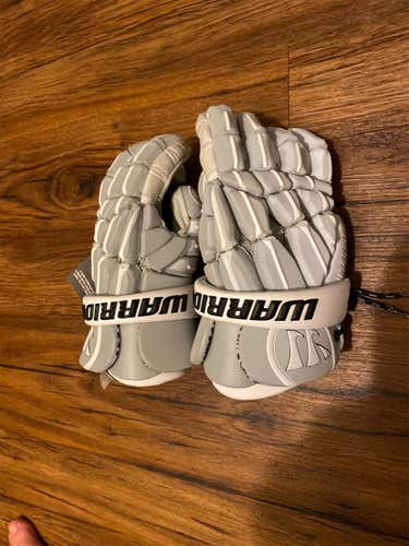 Silver New Player's Warrior Regulator 13" Lacrosse Gloves