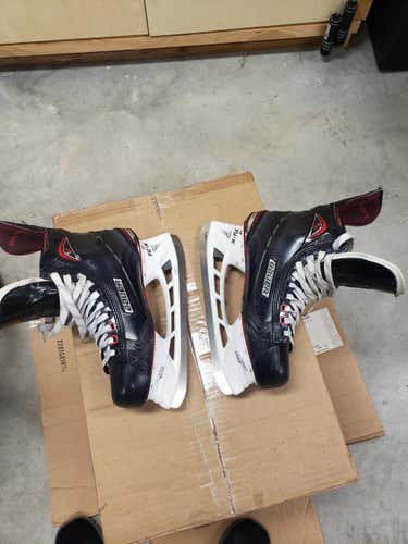 Used Senior Bauer Vapor 1X Hockey Skates Size 8.5