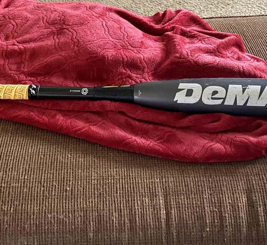Kid Pitch (9YO-13YO) 2016 Composite CF8 (-5) 28 oz 33" Bat
