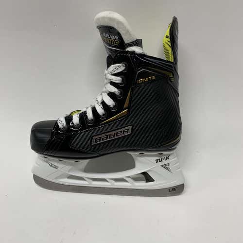 Junior Bauer Ignite Extra Wide Width Size 1 Hockey Skates
