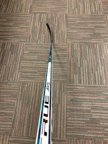 Senior Right Handed AX9 TC4 Pattern Hockey Stick