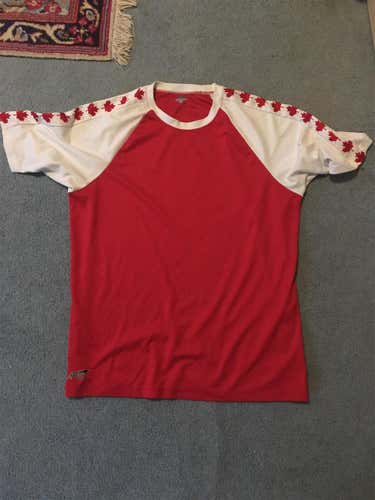 Red Canada Rowing Used Adult Medium T Shirt