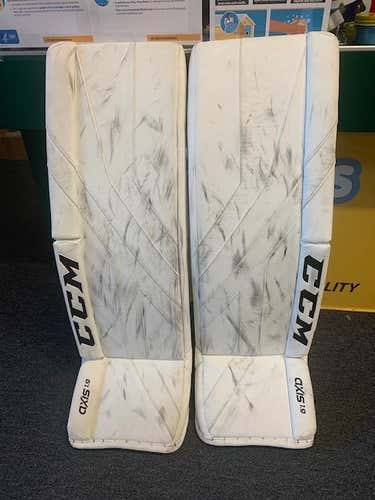 Used 35" CCM Goalie Leg Pads