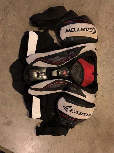 Senior Medium Easton Synergy HSX Shoulder Pads