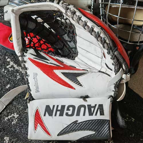 White/Black/Red Vaughn Velocity V4 7450 Senior Pro Stock