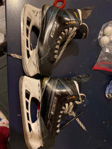 Junior Bauer Supreme MX3 Regular Width Size 5 Hockey Skates