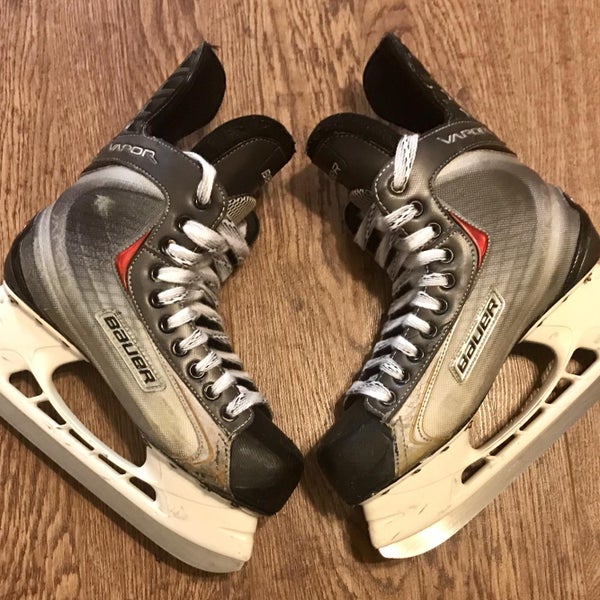 Senior Bauer Vapor x40 Regular Width Size 7.5 Hockey Skates