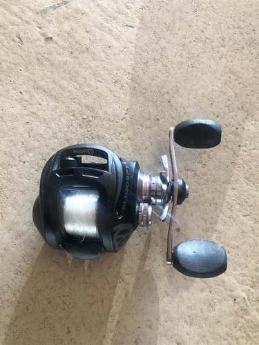 Used 100% Fishing Reel