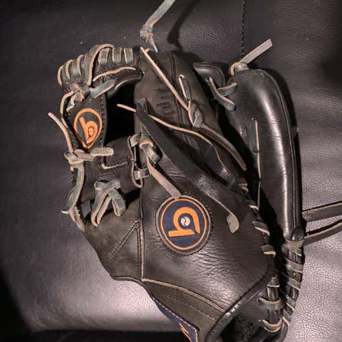 Black Kid Pitch (9YO-13YO) Infield Bandito 11.5" Baseball Glove
