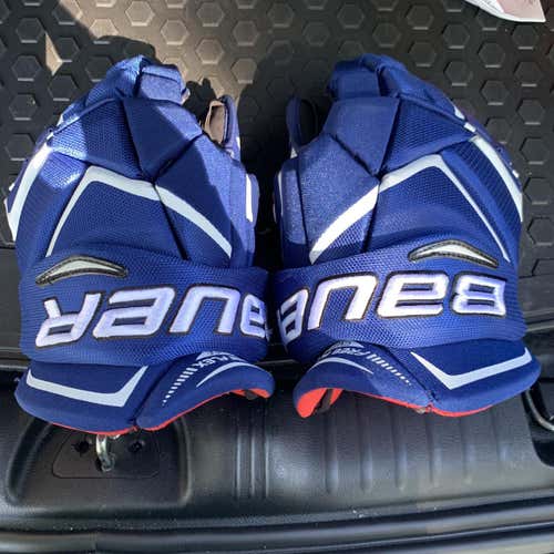 Used Bauer 13" Gloves
