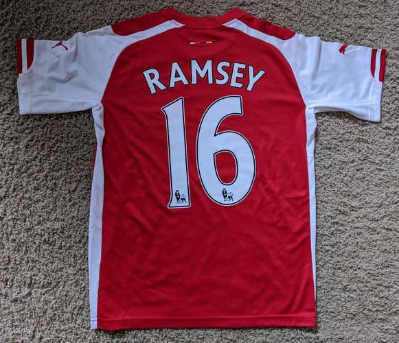 Arsenal 14/15 Home jersey - men's Small - Ramsey #16
