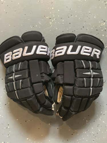 Black Used Senior Bauer 4 Roll Gloves 15"
