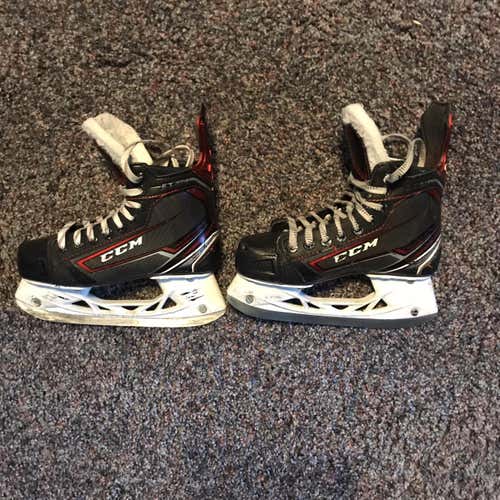 CCM Jetspeed FT 380 size 3 Hockey Skates