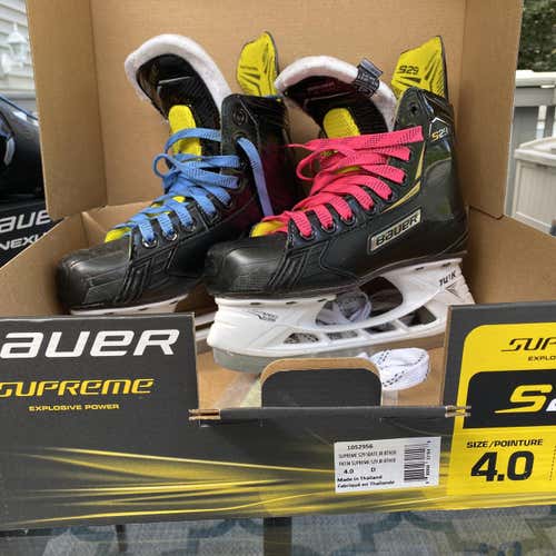 Junior Bauer Supreme S27 Regular Width Size 4 Hockey Skates