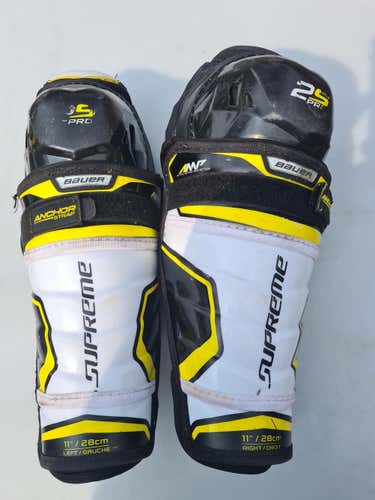Barely Used Junior Bauer Supreme 2S Pro Shin Pads
