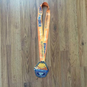 2017 Scottsdale HALF MARATHON Runners Den Arizona Running Race Finisher's Medal!