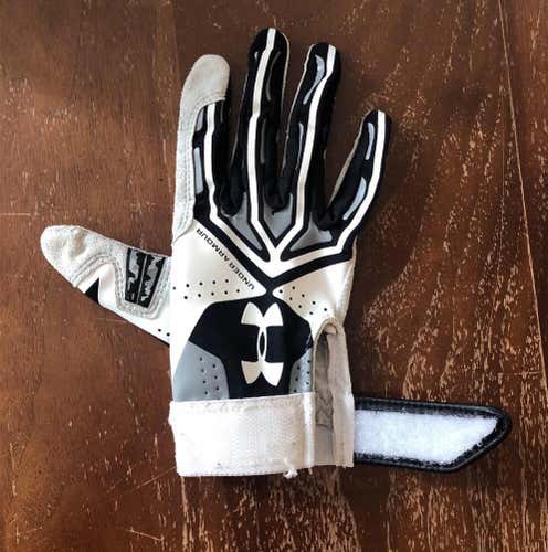 White Used Small Under Armour Batting Gloves